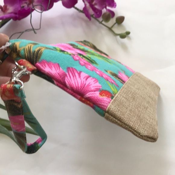 Floral Wristlet/Cosmetic Bag - Picture 6 of 6